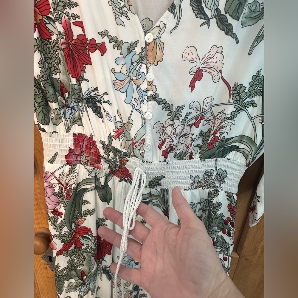 Women’s Floral Lightweight Dress Casual & Cute Size Large Short Sleeve - Picture 4 of 10